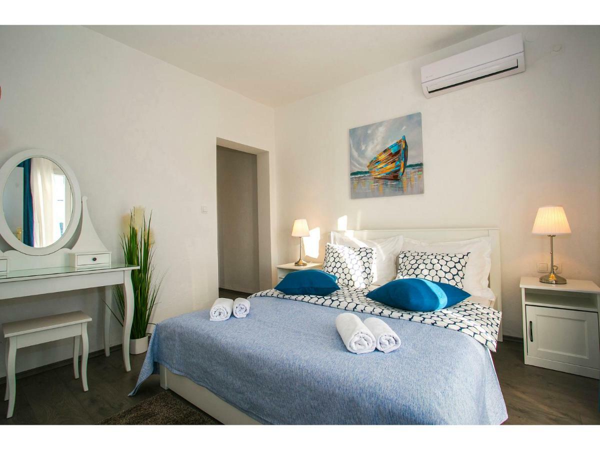 Villa Croatia Sea View With Heated Pool Vinisce Exterior photo
