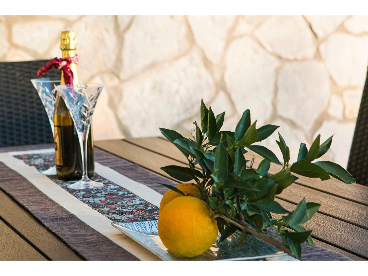 Villa Croatia Sea View With Heated Pool Vinisce Exterior photo