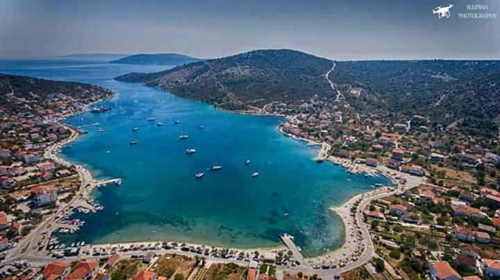 Villa Croatia Sea View With Heated Pool Vinisce Exterior photo
